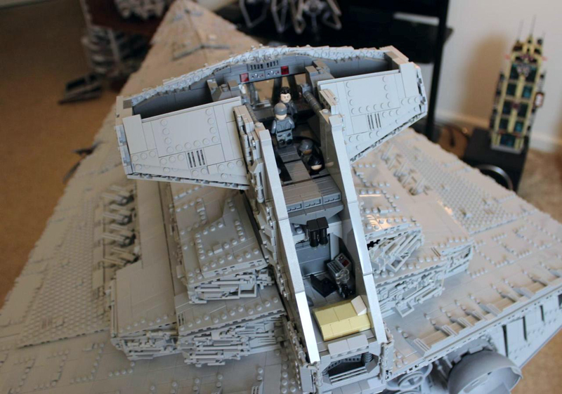 Illustration for article titled Custom LEGO Star Destroyer Is So Huge It Has A Three-Level Interior